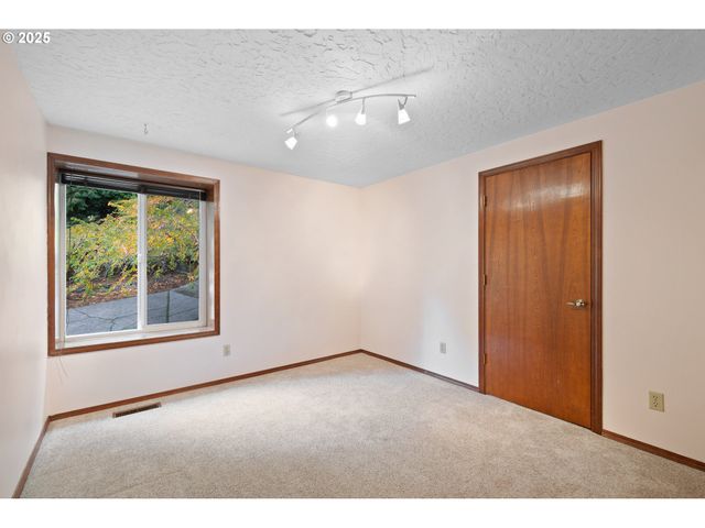 4415 POPLAR Way, Longview, WA 98632