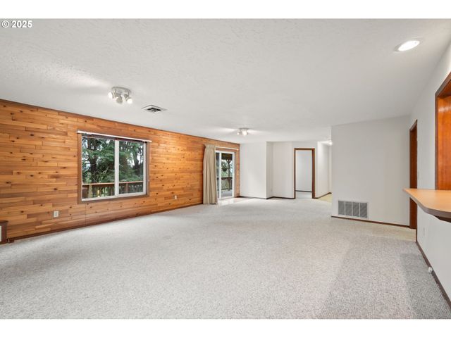 4415 POPLAR Way, Longview, WA 98632