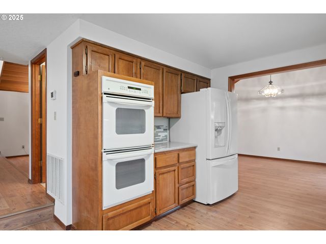 4415 POPLAR Way, Longview, WA 98632