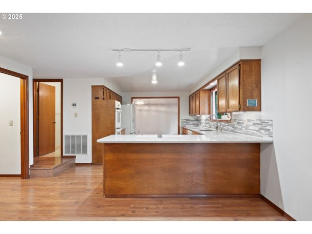 4415 POPLAR Way, Longview, WA 98632