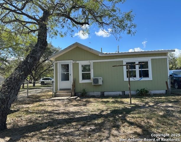 224 Hazen, Sinton, TX 78387