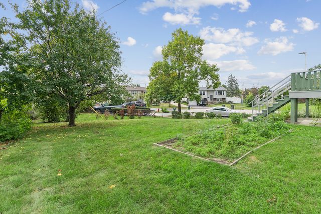 2613 Willow Avenue, Woodridge, IL 60517
