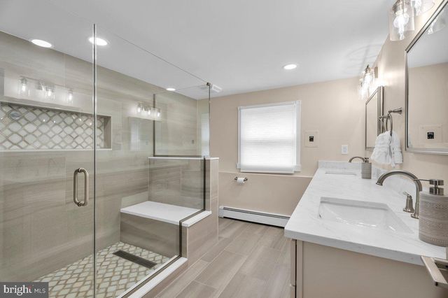 2 PIN OAK TRL, Medford, NJ 08055