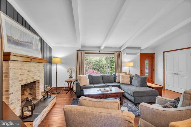 2 PIN OAK TRL, Medford, NJ 08055