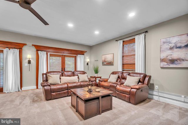 2 PIN OAK TRL, Medford, NJ 08055