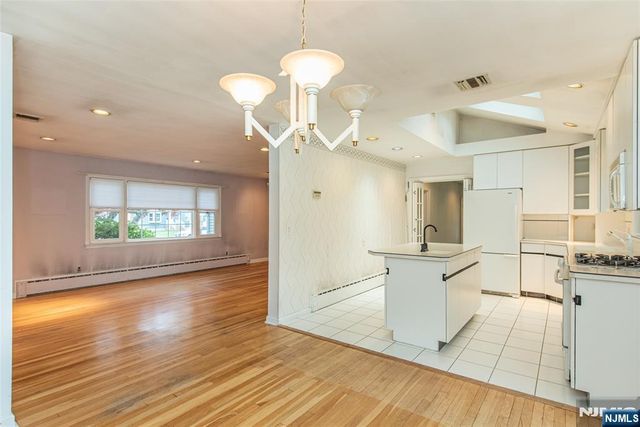51 Chestnut Drive, Wayne, NJ 07470