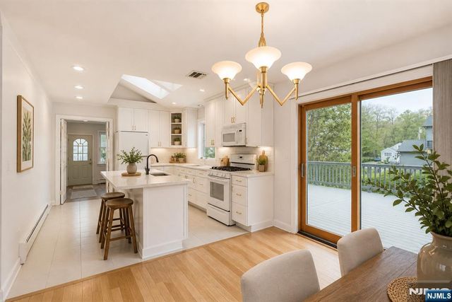51 Chestnut Drive, Wayne, NJ 07470