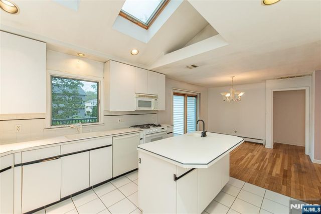 51 Chestnut Drive, Wayne, NJ 07470
