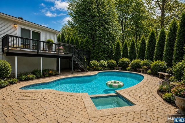 51 Chestnut Drive, Wayne, NJ 07470