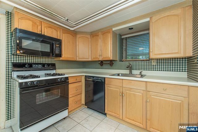 51 Chestnut Drive, Wayne, NJ 07470