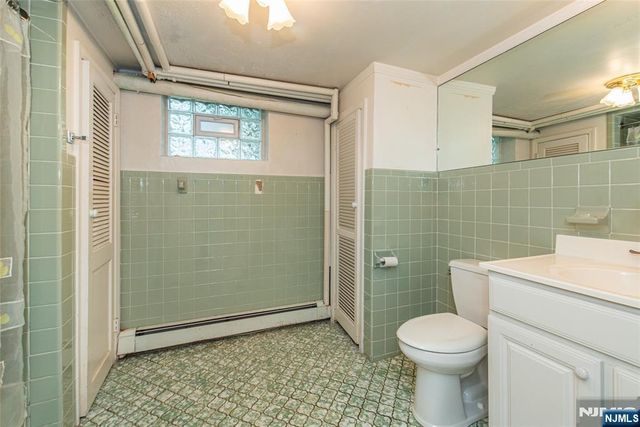 51 Chestnut Drive, Wayne, NJ 07470