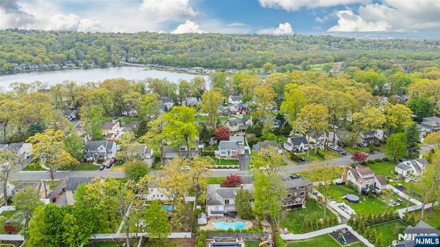 51 Chestnut Drive, Wayne, NJ 07470
