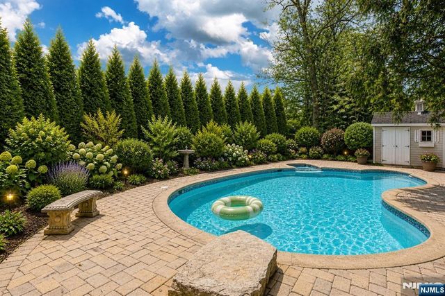 51 Chestnut Drive, Wayne, NJ 07470