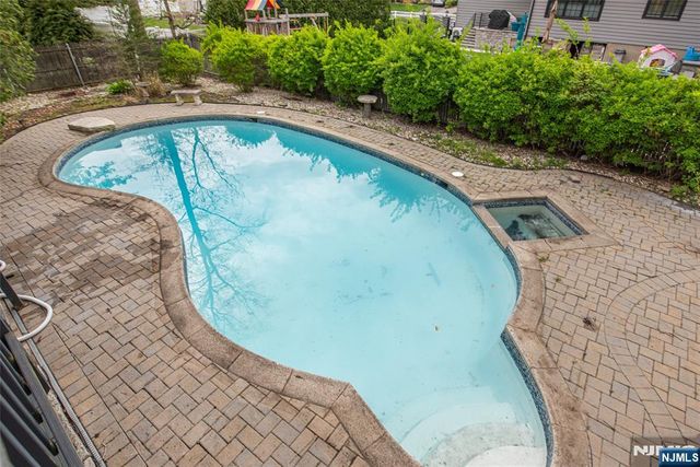 51 Chestnut Drive, Wayne, NJ 07470