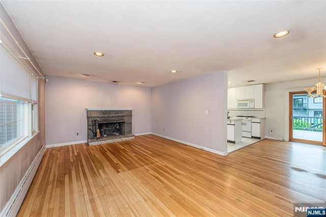 51 Chestnut Drive, Wayne, NJ 07470