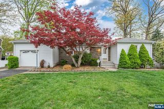 51 Chestnut Drive, Wayne, NJ 07470