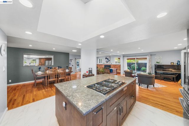 535 San Gabriel Ct, Pleasanton, CA 94566