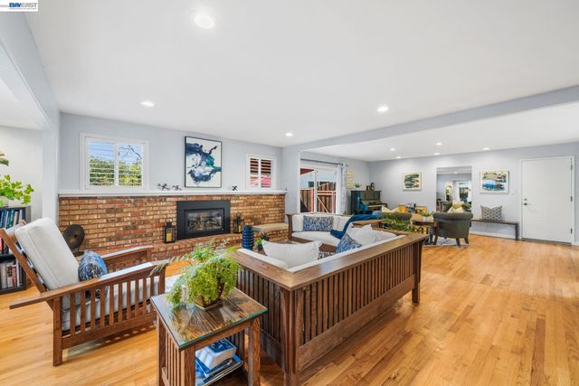 535 San Gabriel Ct, Pleasanton, CA 94566