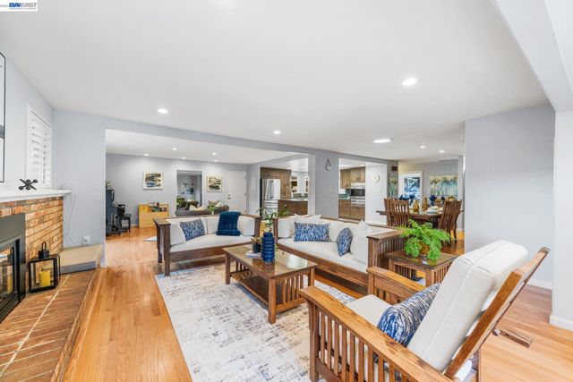 535 San Gabriel Ct, Pleasanton, CA 94566