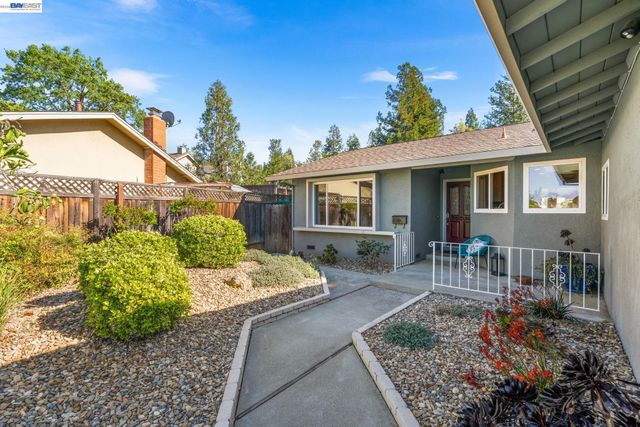 535 San Gabriel Ct, Pleasanton, CA 94566