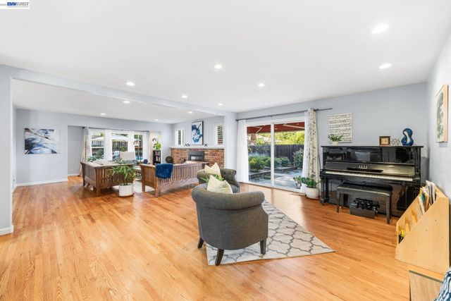 535 San Gabriel Ct, Pleasanton, CA 94566