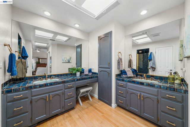 535 San Gabriel Ct, Pleasanton, CA 94566