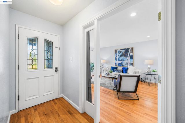 535 San Gabriel Ct, Pleasanton, CA 94566