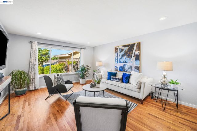 535 San Gabriel Ct, Pleasanton, CA 94566