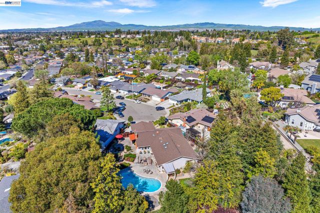 535 San Gabriel Ct, Pleasanton, CA 94566