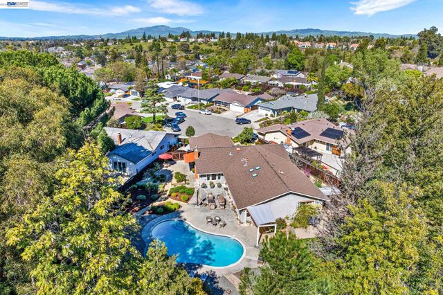 535 San Gabriel Ct, Pleasanton, CA 94566