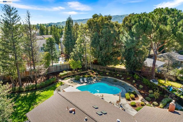 535 San Gabriel Ct, Pleasanton, CA 94566
