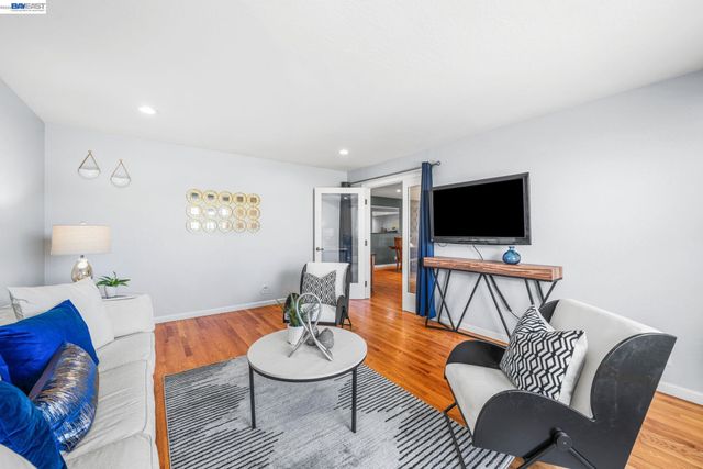 535 San Gabriel Ct, Pleasanton, CA 94566