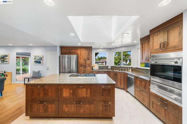 535 San Gabriel Ct, Pleasanton, CA 94566