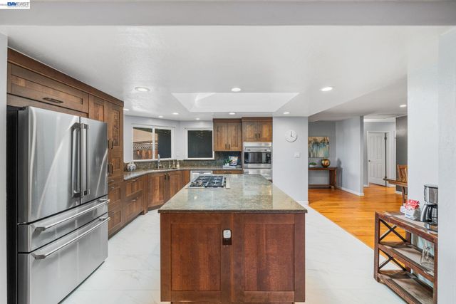 535 San Gabriel Ct, Pleasanton, CA 94566