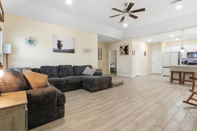 16529 Kingsbury Drive, Conroe, TX 77303