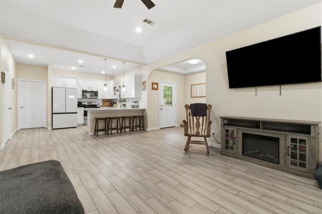 16529 Kingsbury Drive, Conroe, TX 77303
