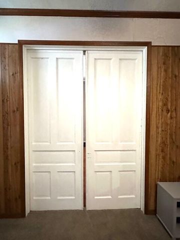 939 N Lynn Street, Nevada, MO 64772