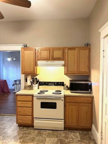 939 N Lynn Street, Nevada, MO 64772