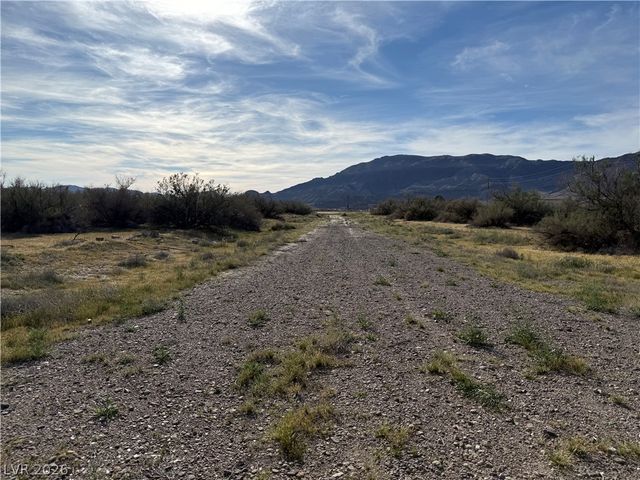 841 West Pearwood Lane, Pahrump, NV 89060
