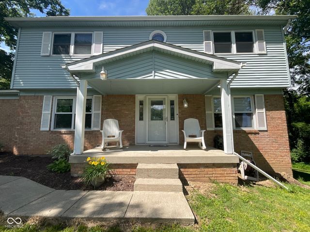15830 E Lake Shore Drive N, Hope, IN 47246