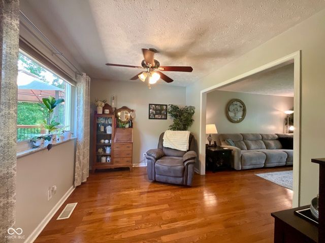 15830 E Lake Shore Drive N, Hope, IN 47246
