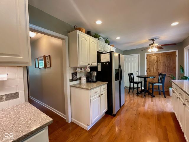 15830 E Lake Shore Drive N, Hope, IN 47246