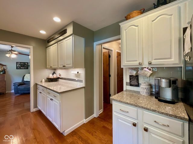 15830 E Lake Shore Drive N, Hope, IN 47246