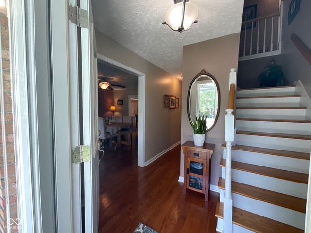 15830 E Lake Shore Drive N, Hope, IN 47246