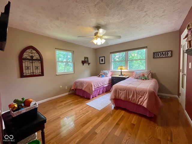 15830 E Lake Shore Drive N, Hope, IN 47246