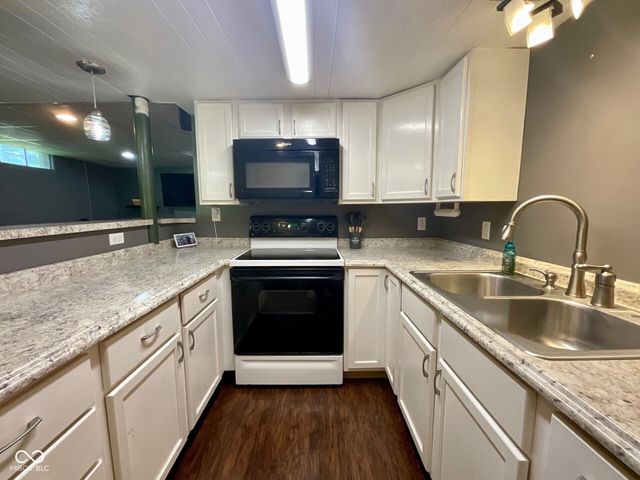 15830 E Lake Shore Drive N, Hope, IN 47246