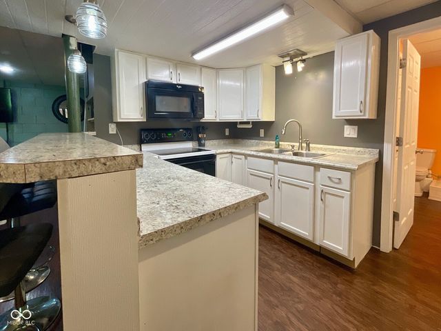 15830 E Lake Shore Drive N, Hope, IN 47246