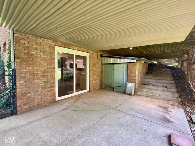 15830 E Lake Shore Drive N, Hope, IN 47246