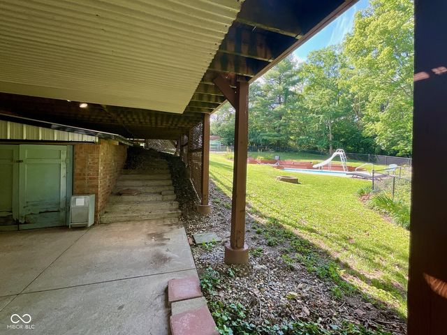 15830 E Lake Shore Drive N, Hope, IN 47246