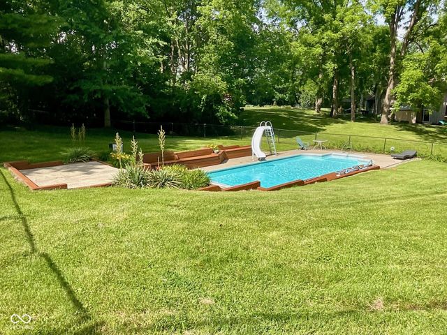 15830 E Lake Shore Drive N, Hope, IN 47246